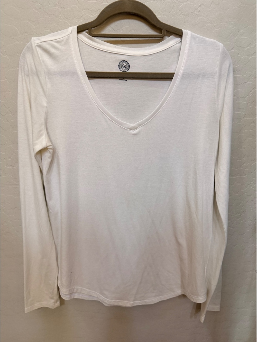 Long sleeve v neck t shirt - Picture 2 of 5